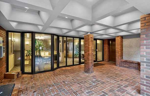 605 1405 W 15th Avenue Fairview VW