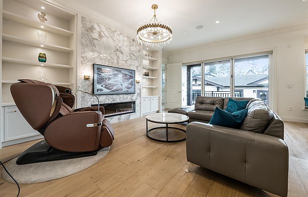 3838 W 50th Avenue Southlands