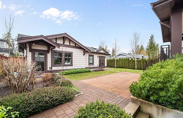 3838 W 50th Avenue Southlands