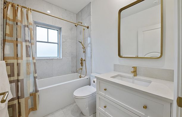 3838 W 50th Avenue Southlands