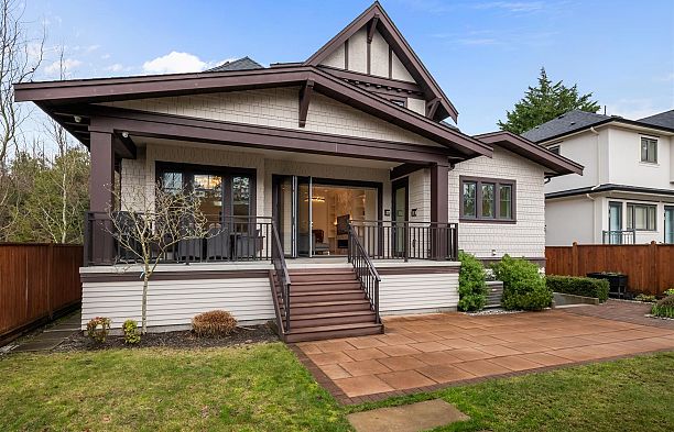 3838 W 50th Avenue Southlands