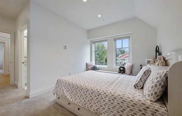 3838 W 50th Avenue Southlands