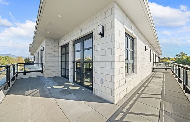 504 6168 East Boulevard Kerrisdale