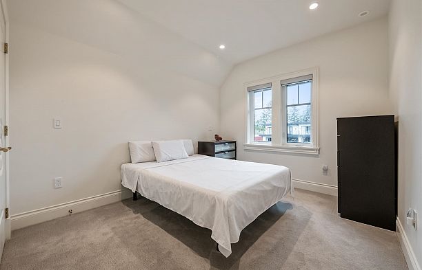 3838 W 50th Avenue Southlands