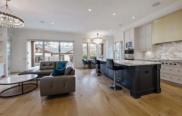 3838 W 50th Avenue Southlands