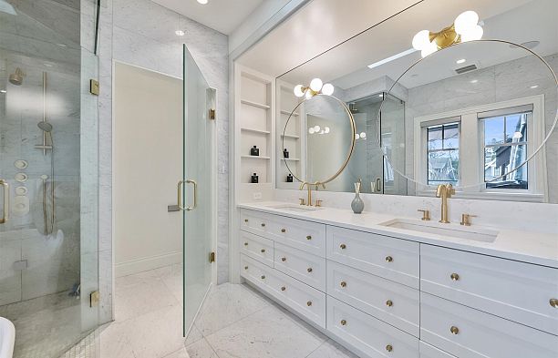 3838 W 50th Avenue Southlands