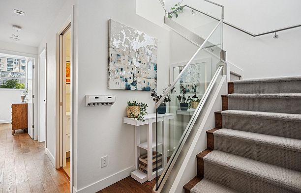 713 108 E 1st Avenue Mount Pleasant VE