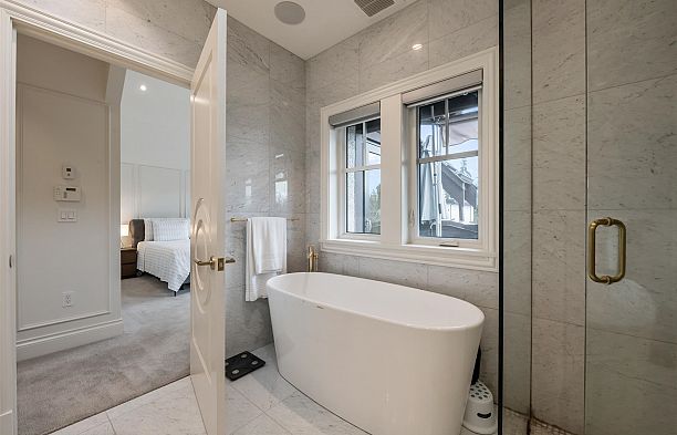 3838 W 50th Avenue Southlands