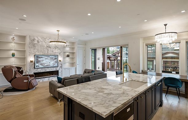 3838 W 50th Avenue Southlands