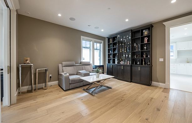 3838 W 50th Avenue Southlands