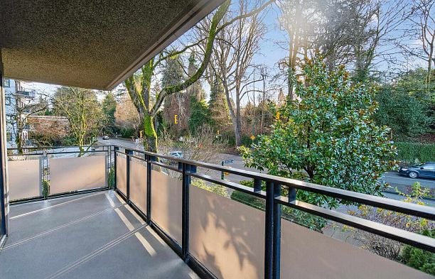 605 1405 W 15th Avenue Fairview VW