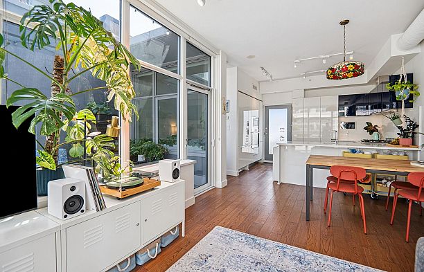 713 108 E 1st Avenue Mount Pleasant VE