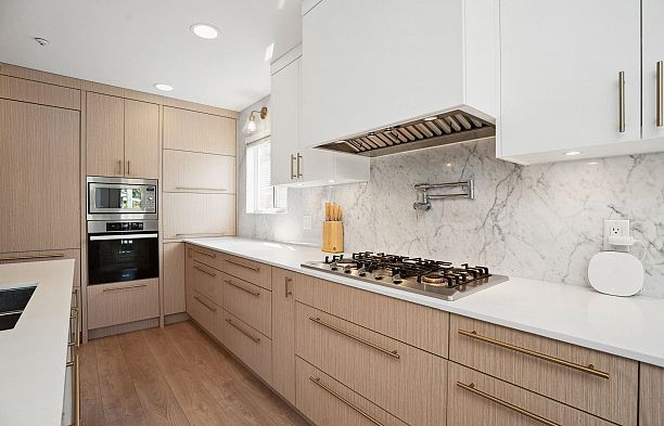 5921 Ontario Street Oakridge VW