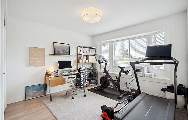 5921 Ontario Street Oakridge VW