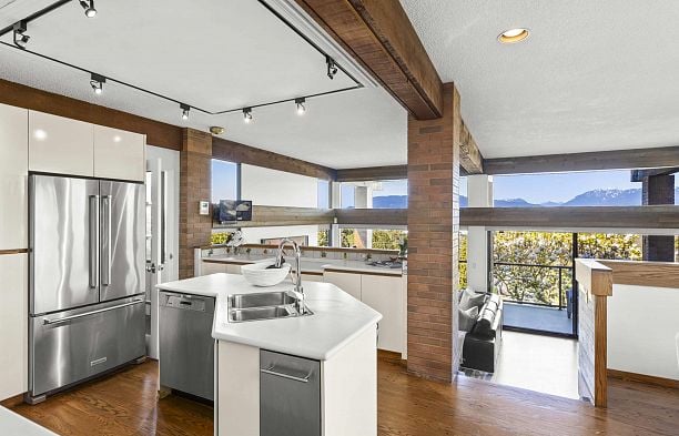 5012 Maple Street Quilchena