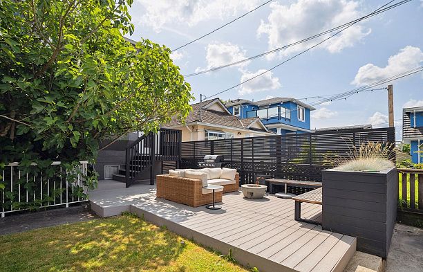 5921 Ontario Street Oakridge VW