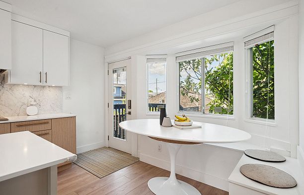 5921 Ontario Street Oakridge VW