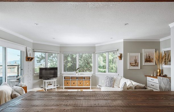 21 1182 W 7th Avenue Fairview VW