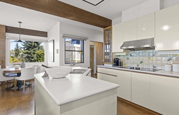 5012 Maple Street Quilchena