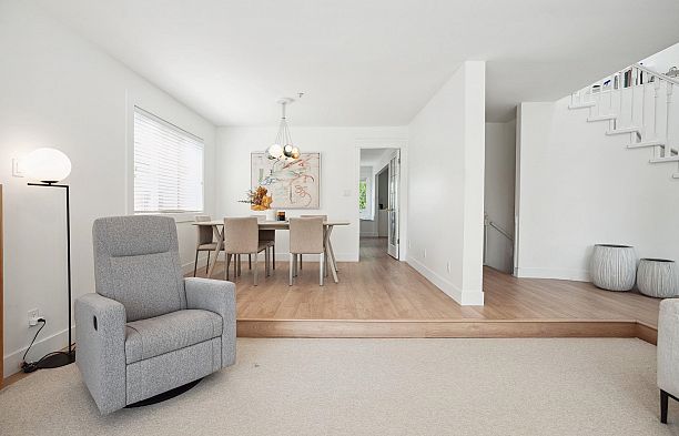 5921 Ontario Street Oakridge VW