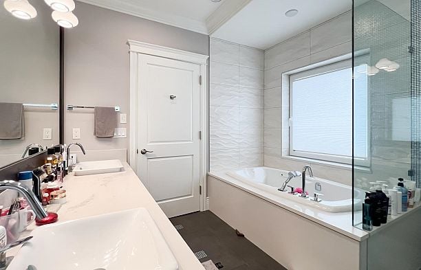 2071 W 36th Avenue Quilchena