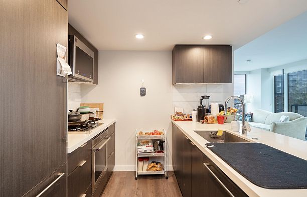 402 8238 Lord Street Marpole