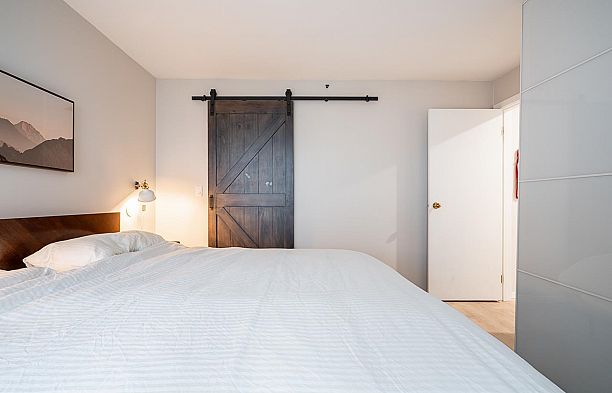 2 973 W 7th Avenue Fairview VW