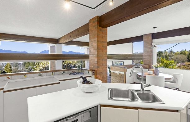 5012 Maple Street Quilchena