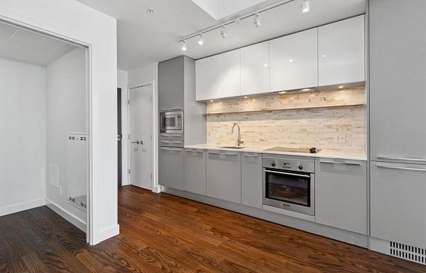 3003 8131 Nunavut Lane Marpole