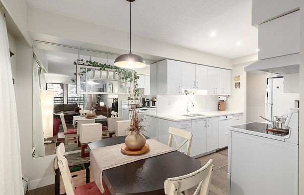 218 2320 W 40th Avenue Kerrisdale