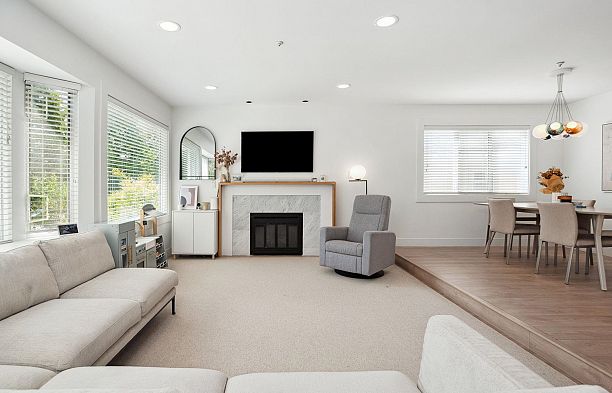 5921 Ontario Street Oakridge VW