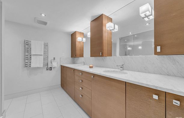 2243 Oak Street Fairview VW