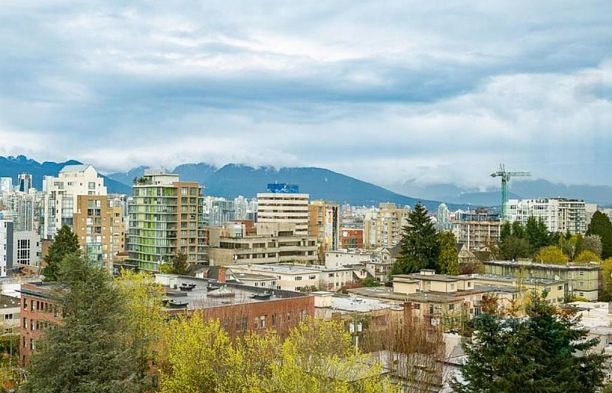 1102 1316 W 11th Avenue Fairview VW