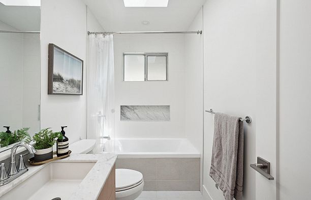 5921 Ontario Street Oakridge VW