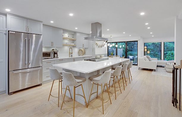 2159 Mcmullen Avenue Quilchena