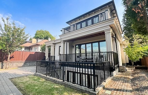 2071 W 36th Avenue Quilchena