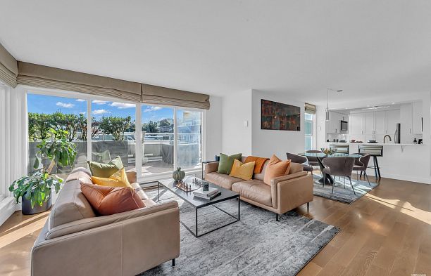 2243 Oak Street Fairview VW