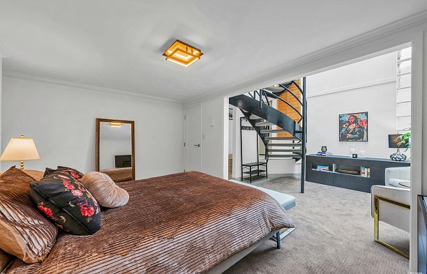 2243 Oak Street Fairview VW