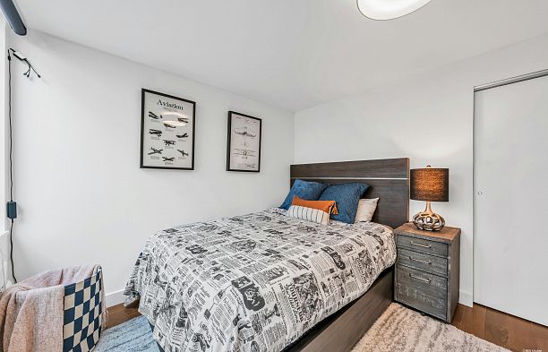 2243 Oak Street Fairview VW