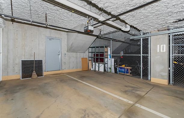 765 W 42nd Avenue Oakridge VW