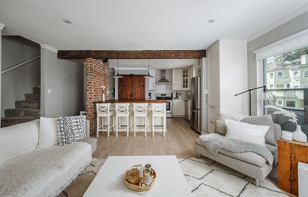 21 1182 W 7th Avenue Fairview VW