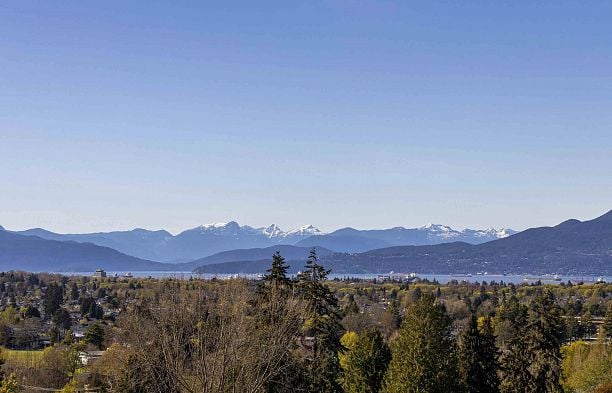 5012 Maple Street Quilchena