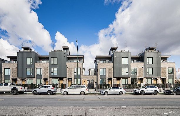 131 765 W 49th Avenue Oakridge VW