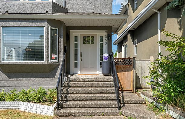 5921 Ontario Street Oakridge VW