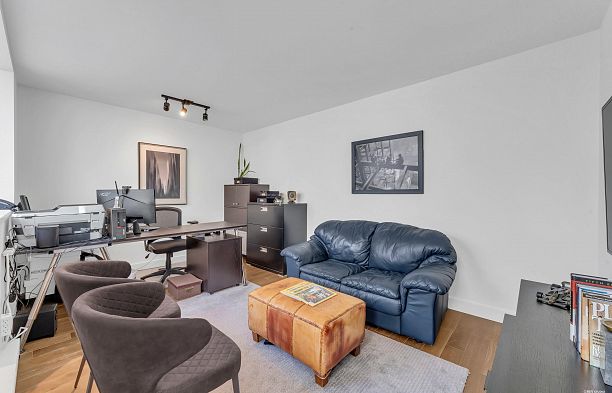 2243 Oak Street Fairview VW