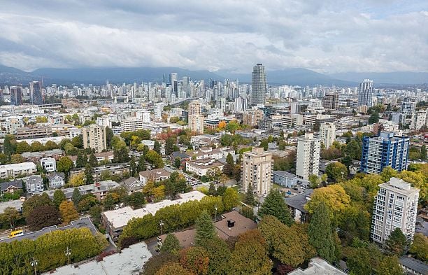 303 1717 W 13th Avenue Fairview VW