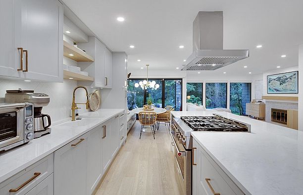 2159 Mcmullen Avenue Quilchena