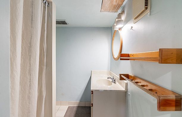 5240 East Boulevard Quilchena