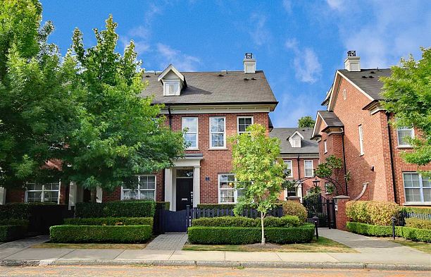 765 W 42nd Avenue Oakridge VW