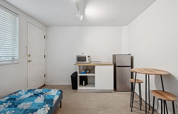 5921 Ontario Street Oakridge VW